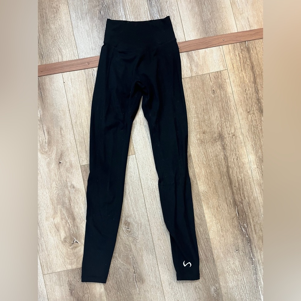 XS black TLF butt scrunch Leggings